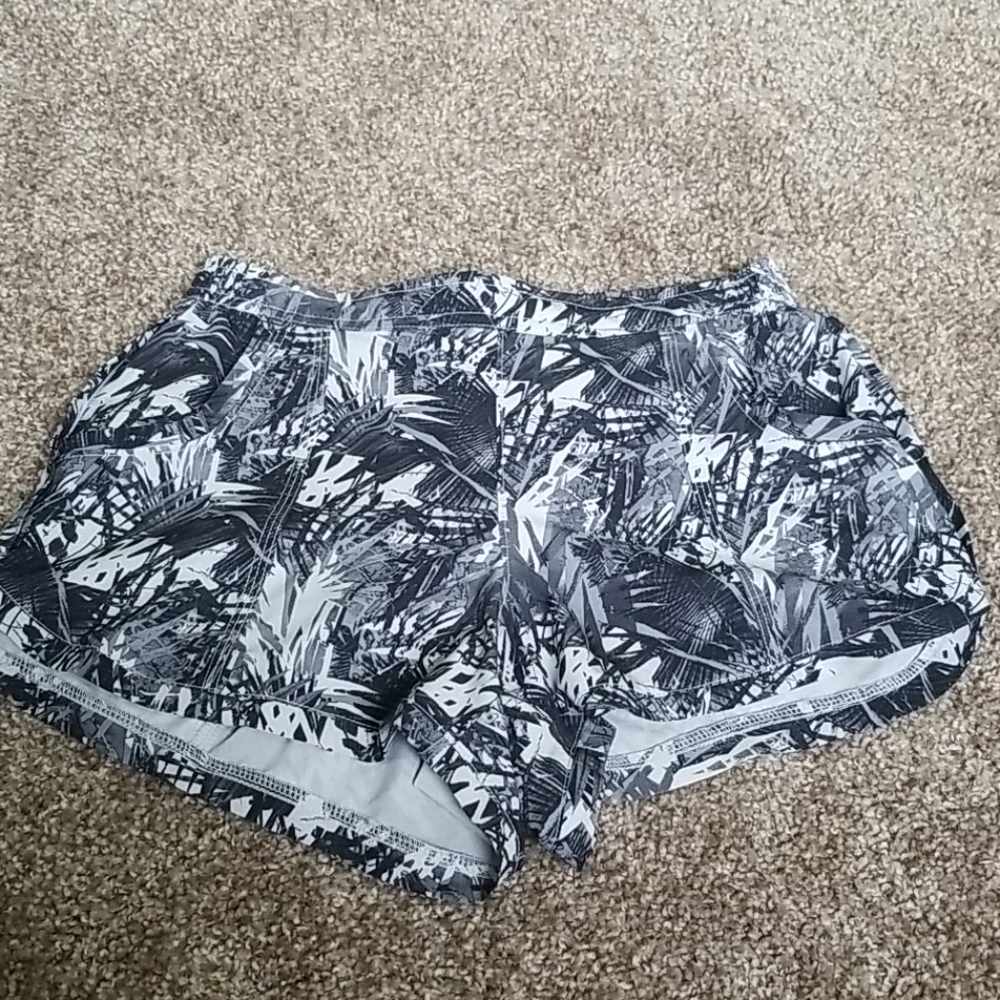 NWOT Athleta Black Tropical Running Shorts